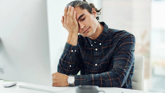 Hypoglycémie au travail : comment réagir discrètement ?